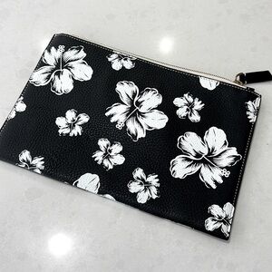New 🌺 J. Crew Leather Hibiscus Floral Clutch